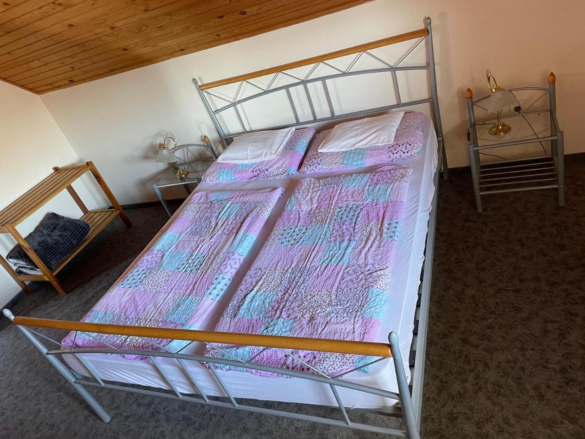 Esther Apartman Gyenesdiás Buitenkant foto