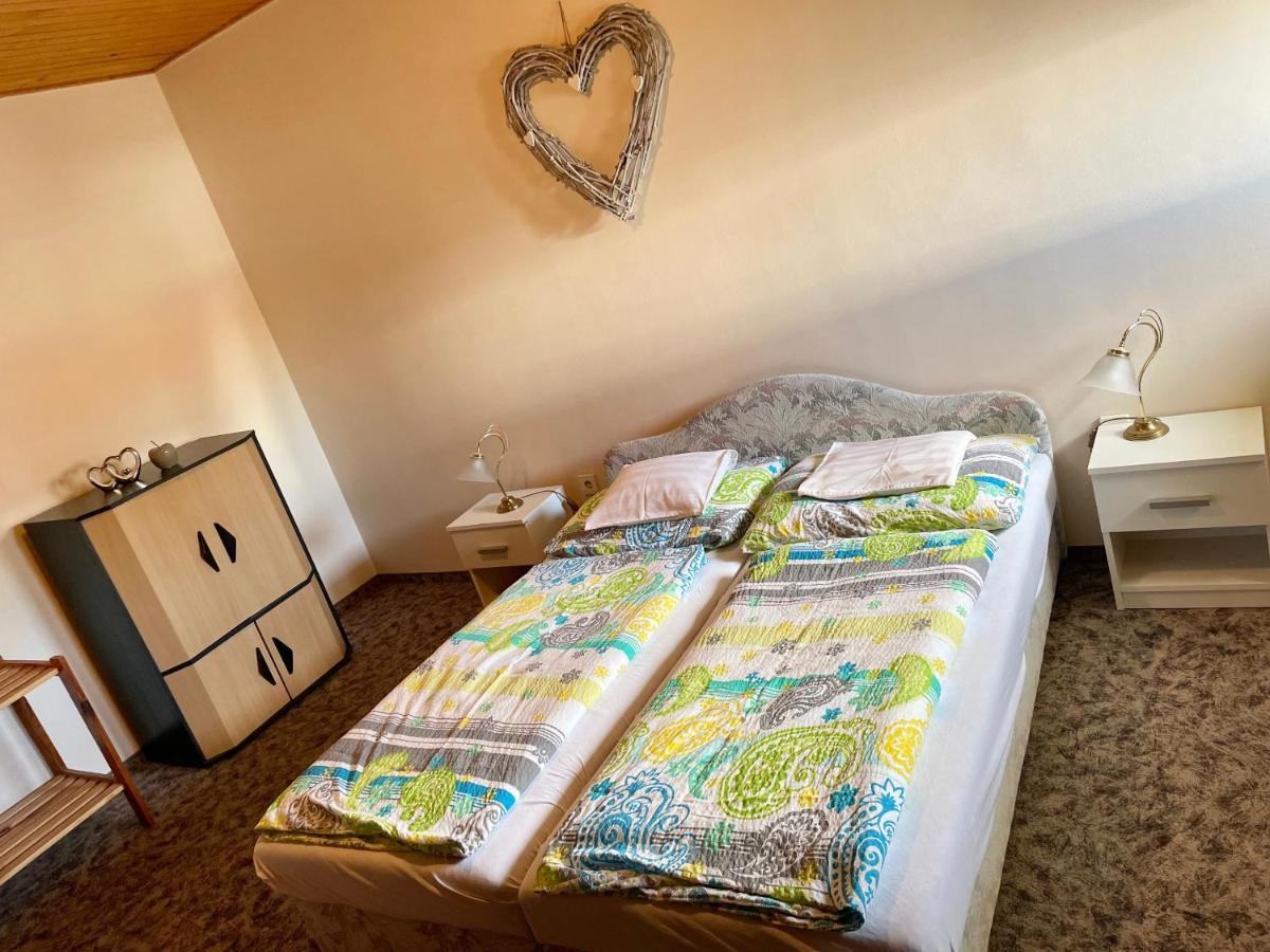 Esther Apartman Gyenesdiás Buitenkant foto