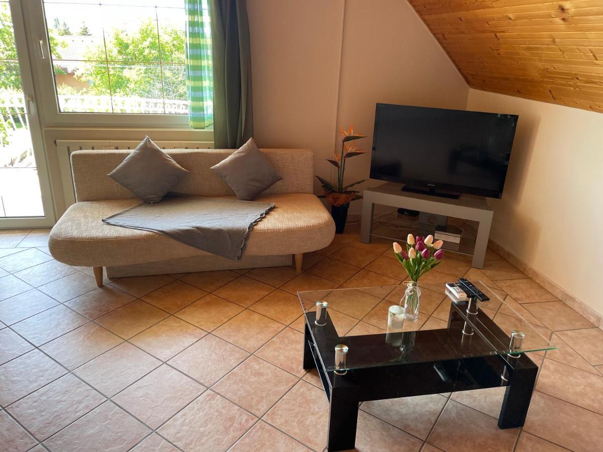 Esther Apartman Gyenesdiás Buitenkant foto