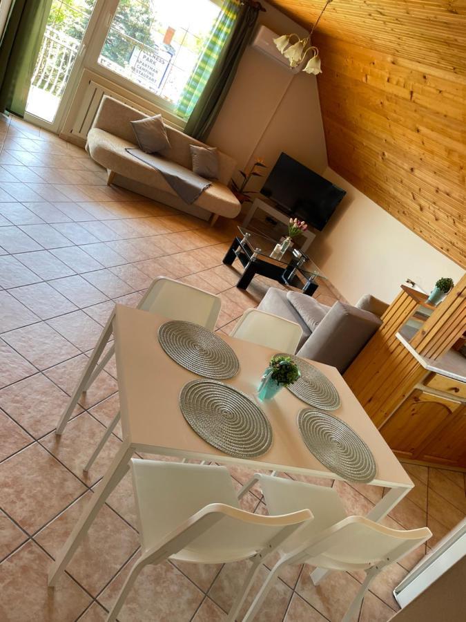 Esther Apartman Gyenesdiás Buitenkant foto