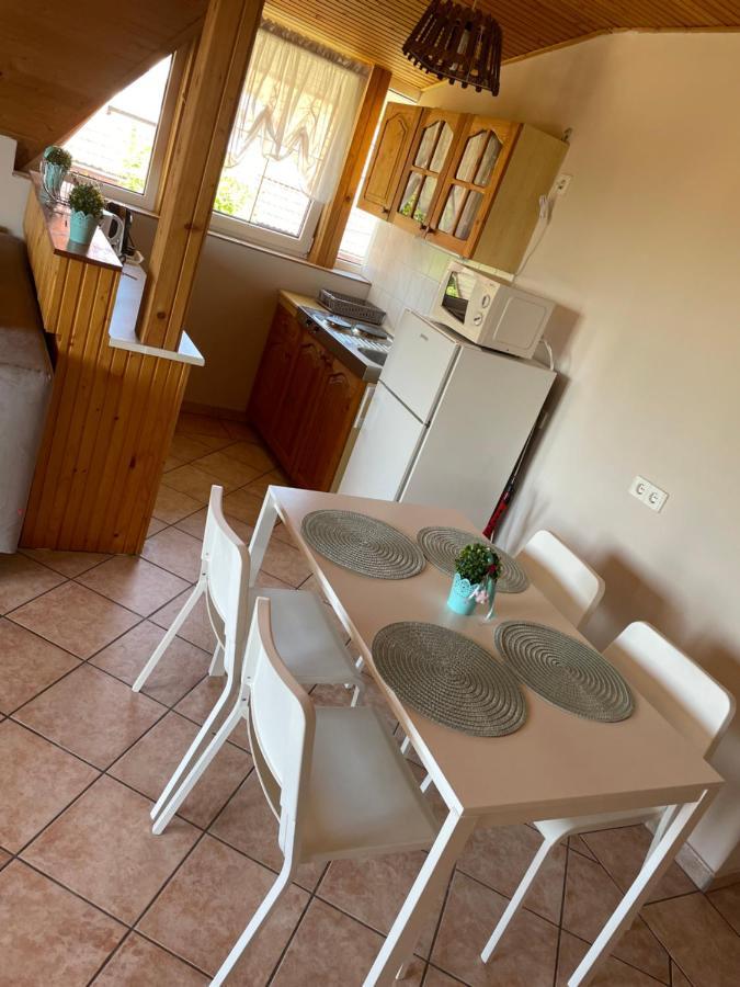 Esther Apartman Gyenesdiás Buitenkant foto